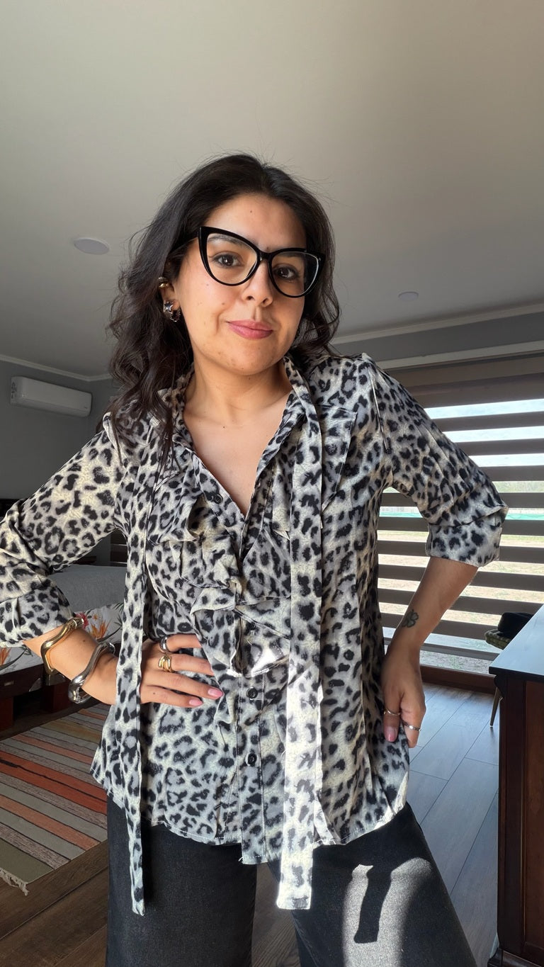 Blusa Olanes Animal Print Leopardo Gris