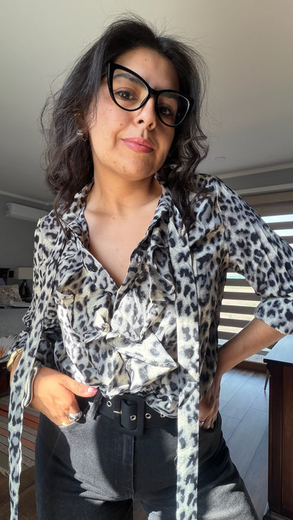 Blusa Olanes Animal Print Leopardo Gris