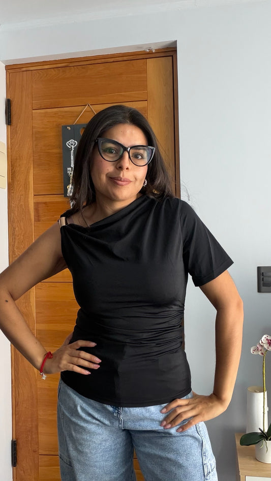 Polera Gladeadora Negro