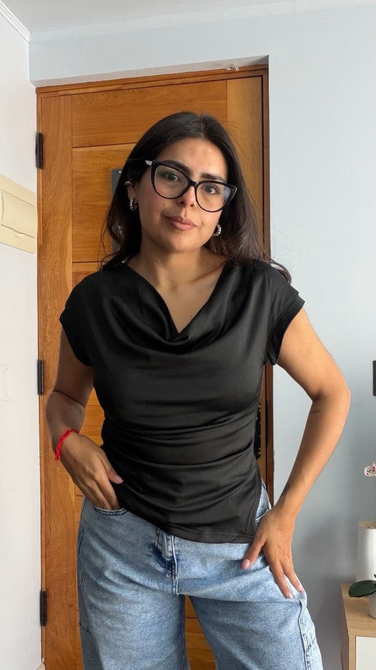 Polera Asimetrica Negro