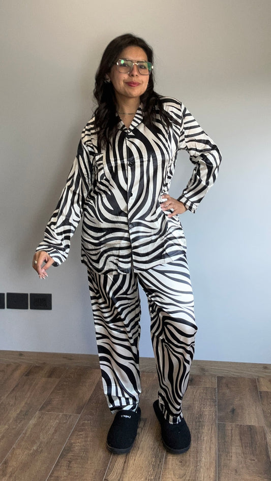 Pijama Satin Madre Leona Cebra