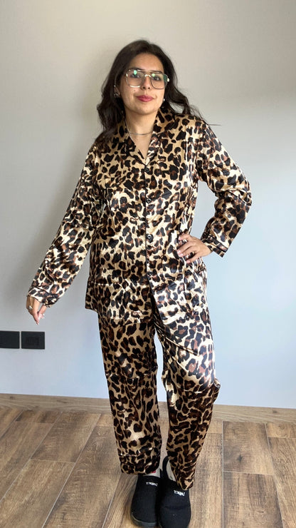 Pijama Satin Madre Leona Leopardo